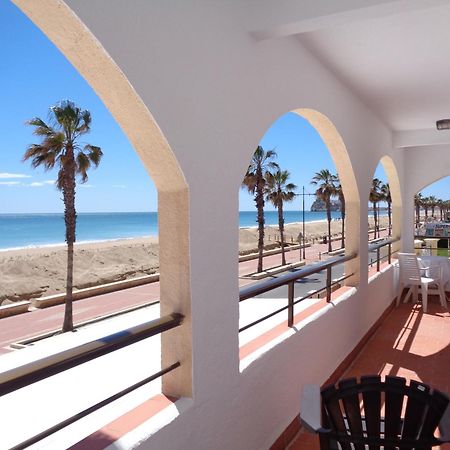 Apartamentos Benedicto XIII: Beachfront with Parking & Modern Amenities Peniscola Exterior photo