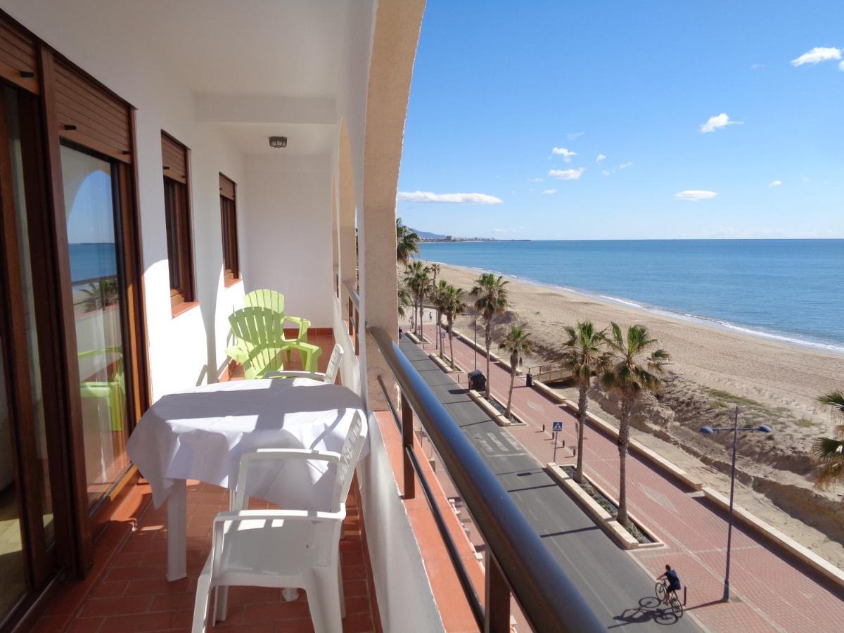 Apartamentos Benedicto XIII: Beachfront with Parking & Modern Amenities Peniscola Exterior photo