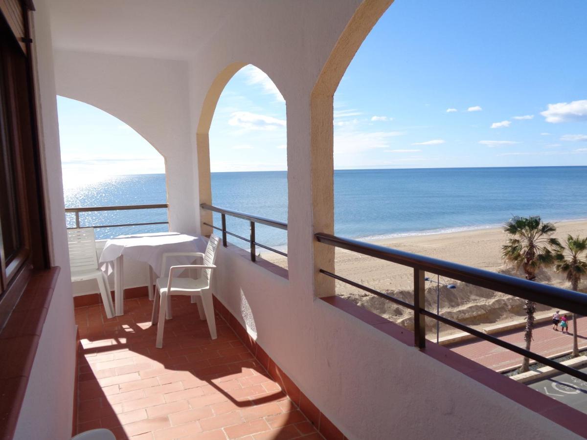 Apartamentos Benedicto XIII: Beachfront with Parking & Modern Amenities Peniscola Exterior photo