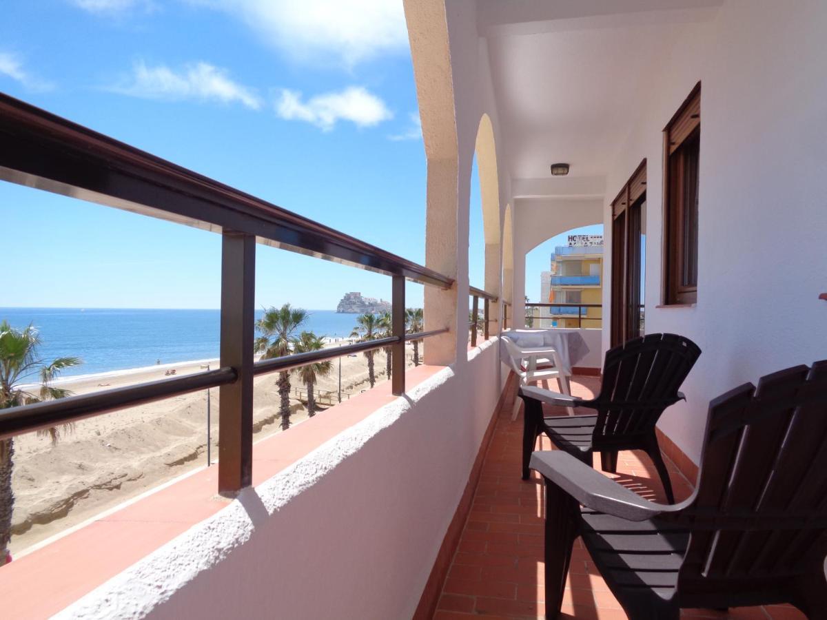 Apartamentos Benedicto XIII: Beachfront with Parking & Modern Amenities Peniscola Exterior photo