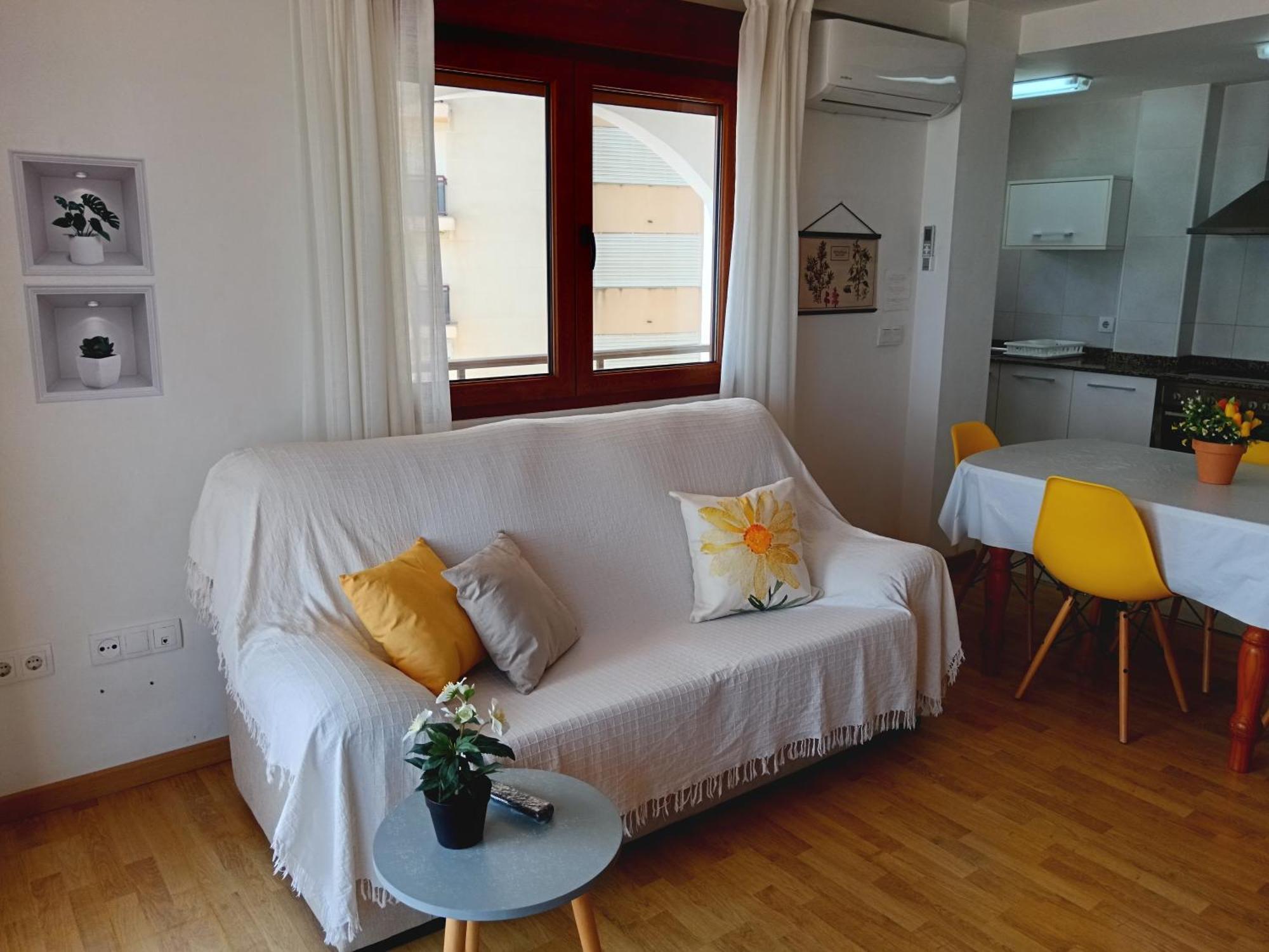 Apartamentos Benedicto XIII: Beachfront with Parking & Modern Amenities Peniscola Exterior photo